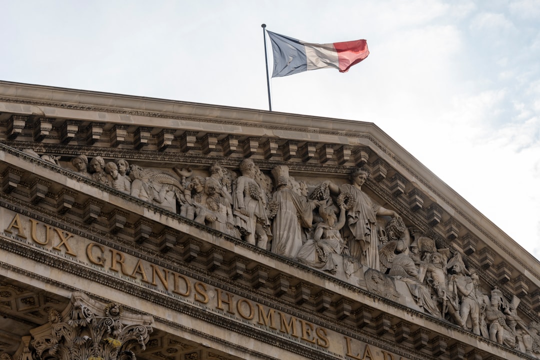 Illustration de l'article Régulation Trading en France : Guide Complet AMF 2025 sur guides débutants - DailyTrading
